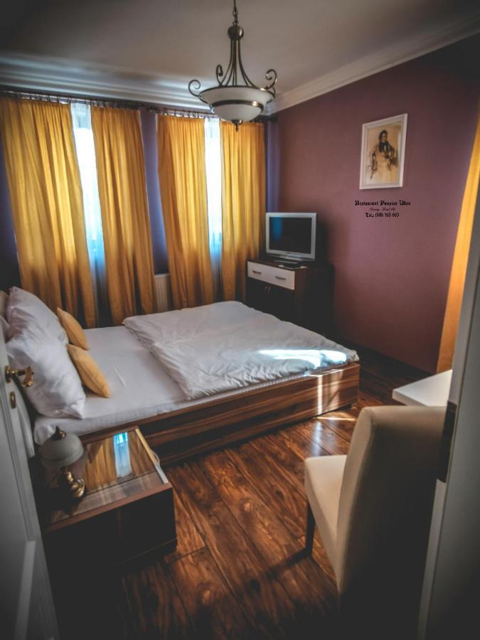 Restaurant Pansion Wien Cierny Brod Екстериор снимка