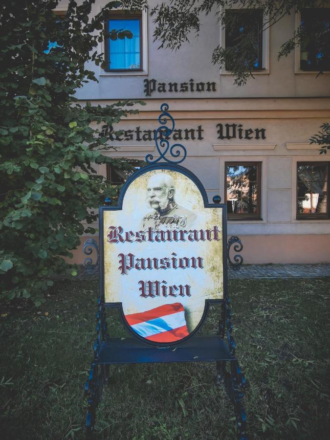 Restaurant Pansion Wien Cierny Brod Екстериор снимка