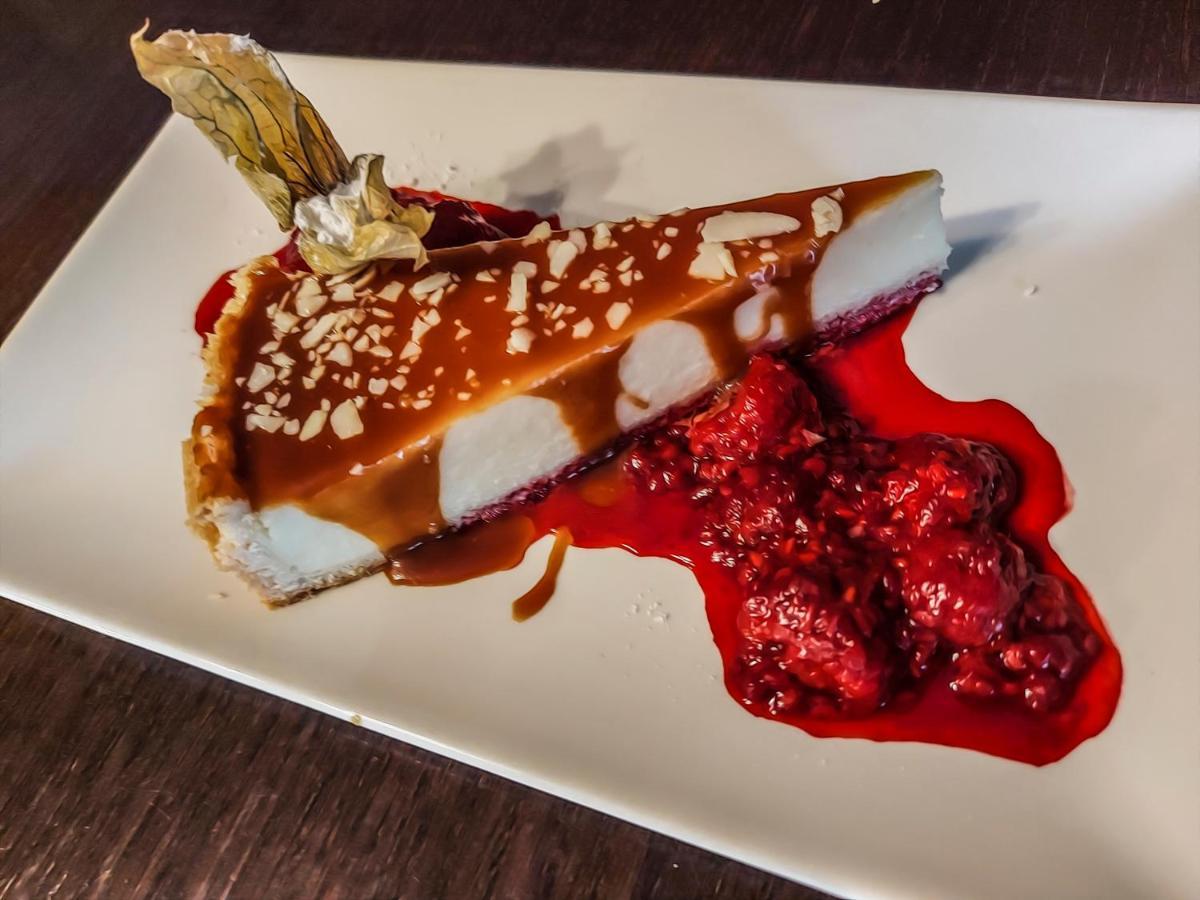Restaurant Pansion Wien Cierny Brod Екстериор снимка